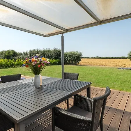 Hébergement de vacances 4 Bedroom Stunning In